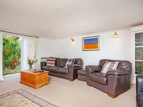 Cottage with garden | River view - Image 3