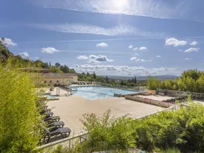 Wohnung mit Garten, privatem Pool und Terrasse - Image 2