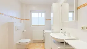 House with terrace, BBQ & garden | Lake view - Image 4