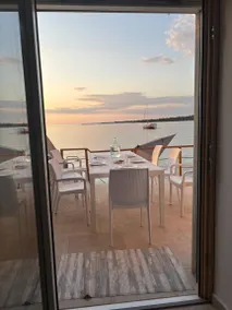Holiday home | Beach view - Image 5