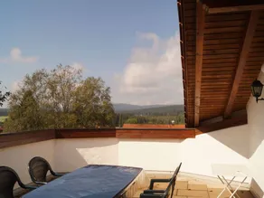 Holiday apartment with terrace, BBQ & garden - Image 4