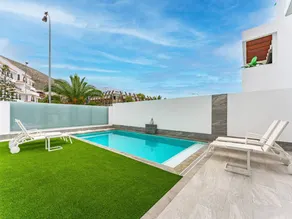 Villa with barbecue, heated pool & terrace - Image 3