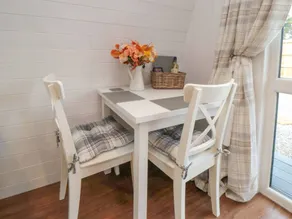 Cottage avec jacuzzi et jardin - Image 4