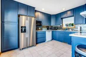 Glorious Cottage with Amazing Sights in Leamington, Ontario - Image 3