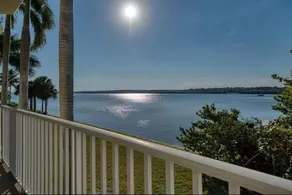 The Bayview a quaint 1 1 balcony on the bay - Image 4
