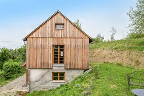 Holiday home with barbecue & garden | Garden view - Image 3