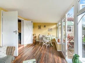 Cottage with barbecue & garden | River view - Image 5