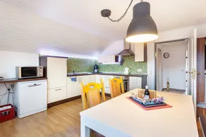 Holiday apartment with barbecue & terrace - Image 5