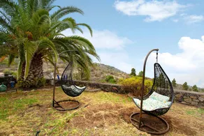 Holiday Home 'La Roquina' with Sea View, Wi-Fi and Air Conditioning - Image 2