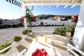 Children-friendly wonderful villa with garden & terrace - Image 2