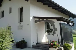 Casa vacacional con jardín y terraza - Image 4