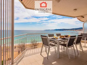 Oceanfront Apartment, 4 Bedrooms, Stunning Bay Views, Terrace, Parking, WiFi - Image 2