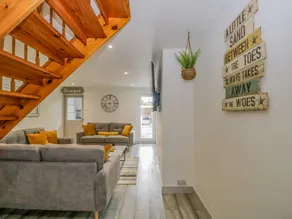 Cottage with garden & barbecue | Beach view - Image 4