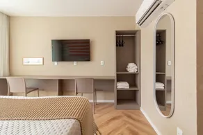 Apartment with terrace & pool - Image 5