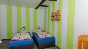 Flat with barbeque & garden - Image 3