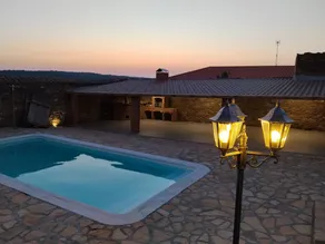 Ferienhaus mit Terrasse, Pool und Garten | Gartenblick - Image 3