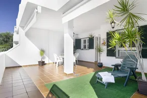 Merveilleux appartement de vacances entièrement équipé avec terrasse et internet haut débit | Vue plage | À côté de la plage | Parfait pour le travail à distance - Image 3
