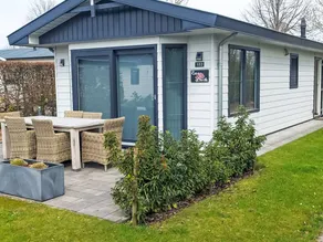 Maison avec jardin, terrasse et piscine chauffée - Image 2