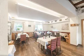 Family-oriented beautiful flat with pool, terrace & sauna | Mountain view - Image 3