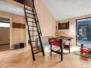 Flat with sauna & garden - Image 4