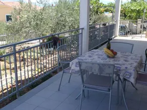 Ferienwohnung in Slatine mit Meerblick, Terrasse, Klimaanlage, W-LAN (5147-2) - Image 3