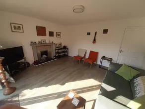 Holiday home with garden & jacuzzi - Image 4