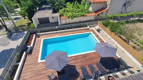 Flat with pool & garden - Image 2