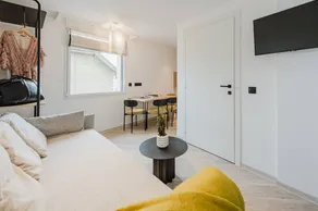Aparthotel | City view - Image 3