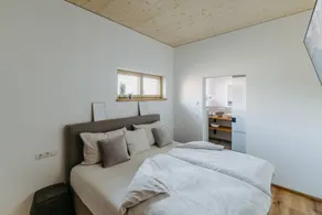 Ferienhaus mit Whirlpool, Garten und Terrasse | Panoramablick - Image 5