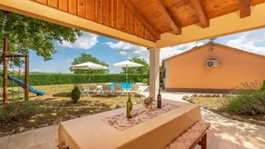 Holiday home with terrace, garden & private pool | Mountain view - Image 4