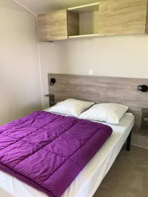 Mobile home with sauna, terrace & hot tub - Image 5