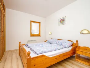 Pleasant flat with garden, pool & terrace - Image 5