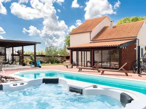 Kinderfreundliches Ferienhaus mit Garten, privatem Pool und Grill - Image 2