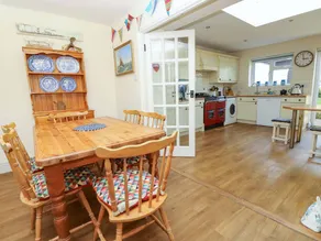 Cottage with garden - Image 5