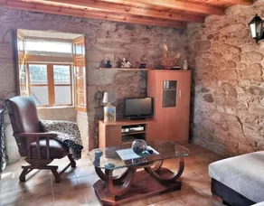 Landhaus 'Fidalgo' mit Bergblick, privater Terrasse und Wi-Fi - Image 3