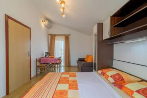 Apartment with BBQ & garden - Image 4