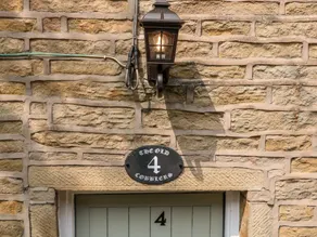 Cottage with garden & terrace - Image 3