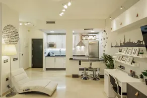 Designer Loft at Seville's Alameda — Smart Tech & Wellness Oasis - Image 5