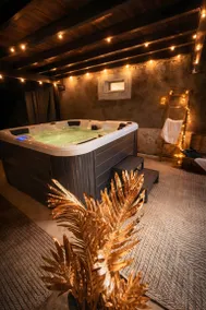 House with terrace, barbeque & jacuzzi | Garden view - Image 2