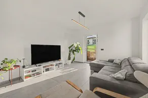 Apartment 'Tommaso' in Villa Flaminia, Colico, with Garden and BBQ - Image 2