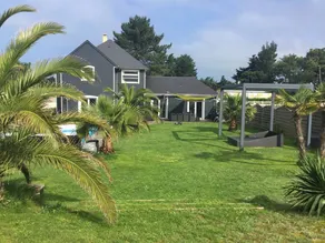 Villa ensoleillée à Bretteville-sur-Ay avec piscine privée - Image 3