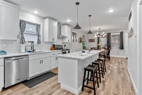 Fully Stocked 4BR Bungalow Near Tower Grove Park & The Grove Free Parking - Image 2