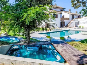 Ample house with BBQ, hot tub & private pool | Mountain view | Dogs allowed - Image 2