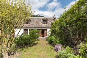 Charmante maison de vacances avec jardin et terrasse | Vue ville - Image 3