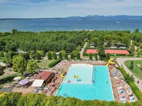 Mobil-home adapté aux familles avec piscine et terrasse | Avec animaux admis - Image 2