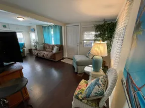Adorable 2 bedroom 2 full bath beach bungalow Located on Nettles Island FL - Image 4
