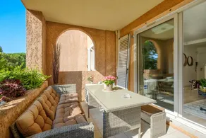 Appartement de vacances avec piscine et terrasse | Vue jardin - Image 2