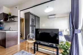 Holiday apartment with pool & garden | City view - Image 2