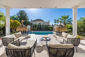Child-friendly villa with barbeque, terrace & private pool | City view - Image 3