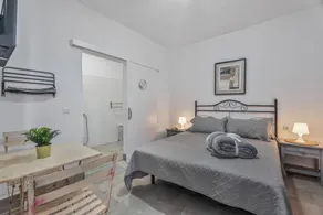 Charmante chambre chez l'habitant avec internet haut débit et terrasse | Parfaite pour le travail à distance - Image 3